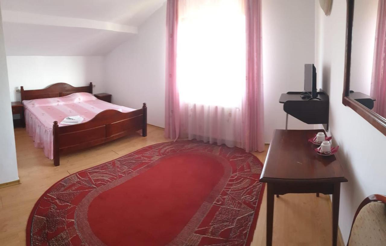 Motel Balcost Piatra Neamt Bagian luar foto