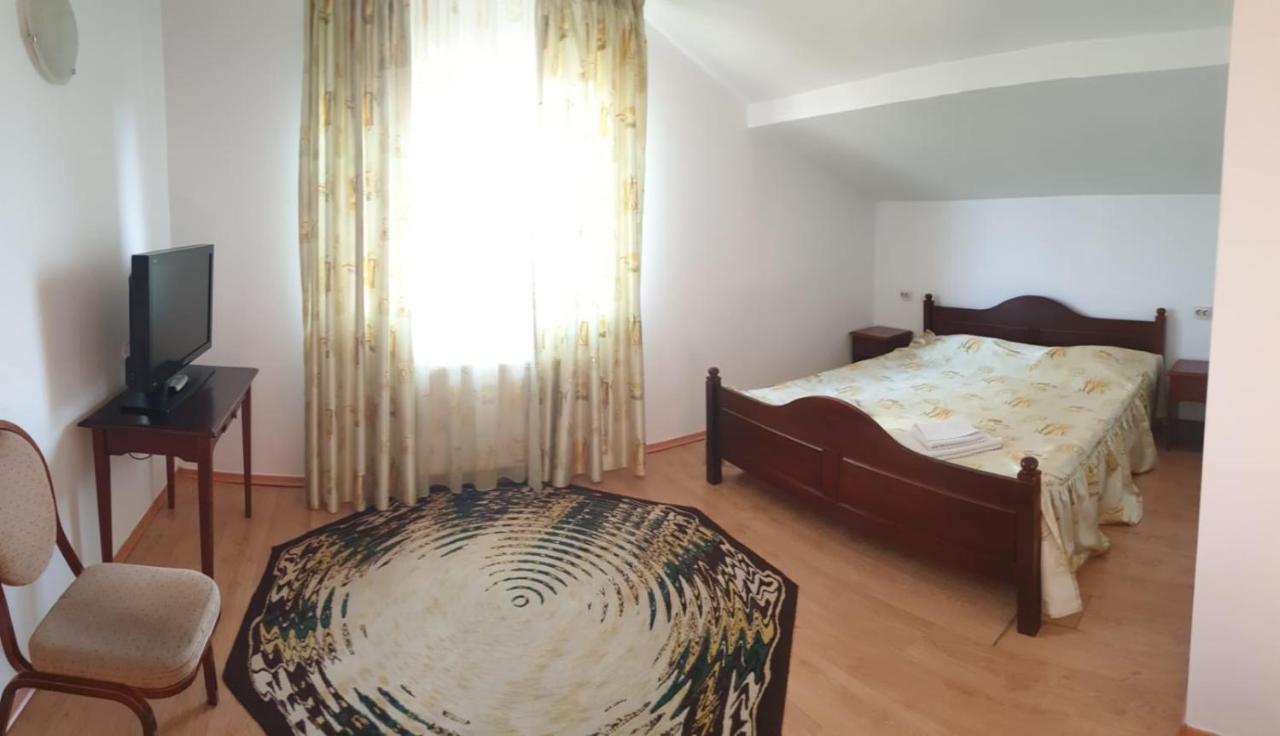 Motel Balcost Piatra Neamt Bagian luar foto